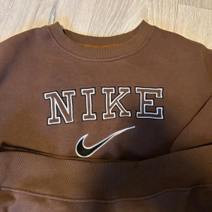 Nike Tröja - Bra skick! Använda i en vecka, men det märks inte av.
