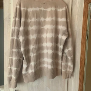Sweatshirt  - Bra skick inga fläckar eller märken 