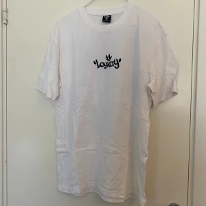 T-shirt - En t-shirt från New Yorker i storlek S.