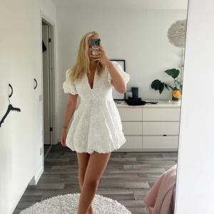 Zara klänning - Aldrig använd!! 