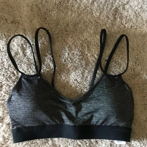 Nike topp - Perfekt för träning! Superfin från märket Nike (: 