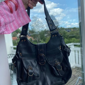 Superfin väska🙌🙌🥳 - Väska från Gina Benotti i fint skick!🙌💞  22cm längd, 29cm bred🥳