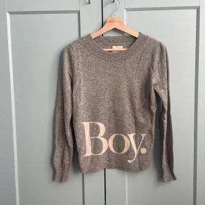 Band of Outsiders Sweater - Preloved Band of Outsiders “Boy” Sweater  70% Wool 30% Cashmere  Tagged Size 2, Best Fits Size S  Great Condition
