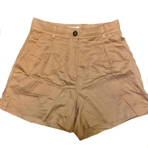 beige dress shorts - som nya högmidjade, lite små i storleken