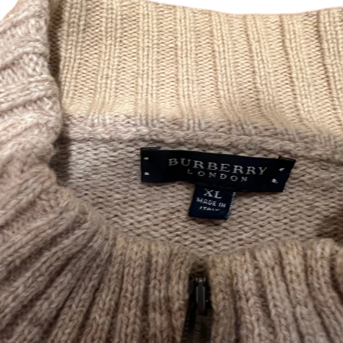 Burberry Cardigan - 92