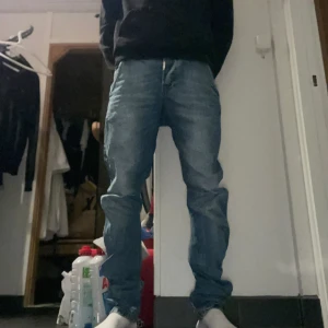 Adrian Hammond byxor   - Adrian hammond byxor 10/10 skick köpta för 500 kr. Riktigt feta byxor. W32  Du får den för 100 men pris kan diskuteras.