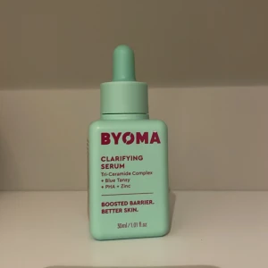 Byoma serum - Ett clarifying serum från Byoma köpt på Sephora💗 Säljs då den inte används så mycket hos mig. Använd MAX 2-3 gånger🫶