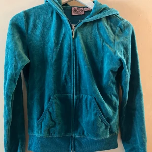 Juicy Couture kofta - Juicy kofta i storlek M men passar S💞 pyttelite urtvättad