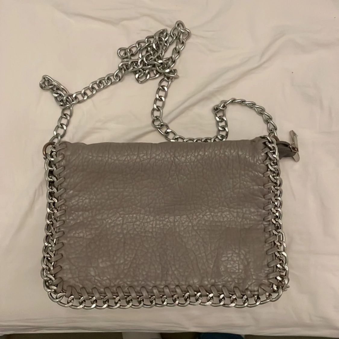 Säljer nu min tiamo väska då den längre inte kommer till användning ny pris 500kr  - 91