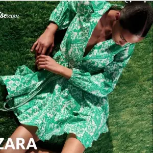 Säljer denna sommarklänning från Zara 🌼🌼 säljer den för 350kr då den endast är använd vid ett tillfälle!