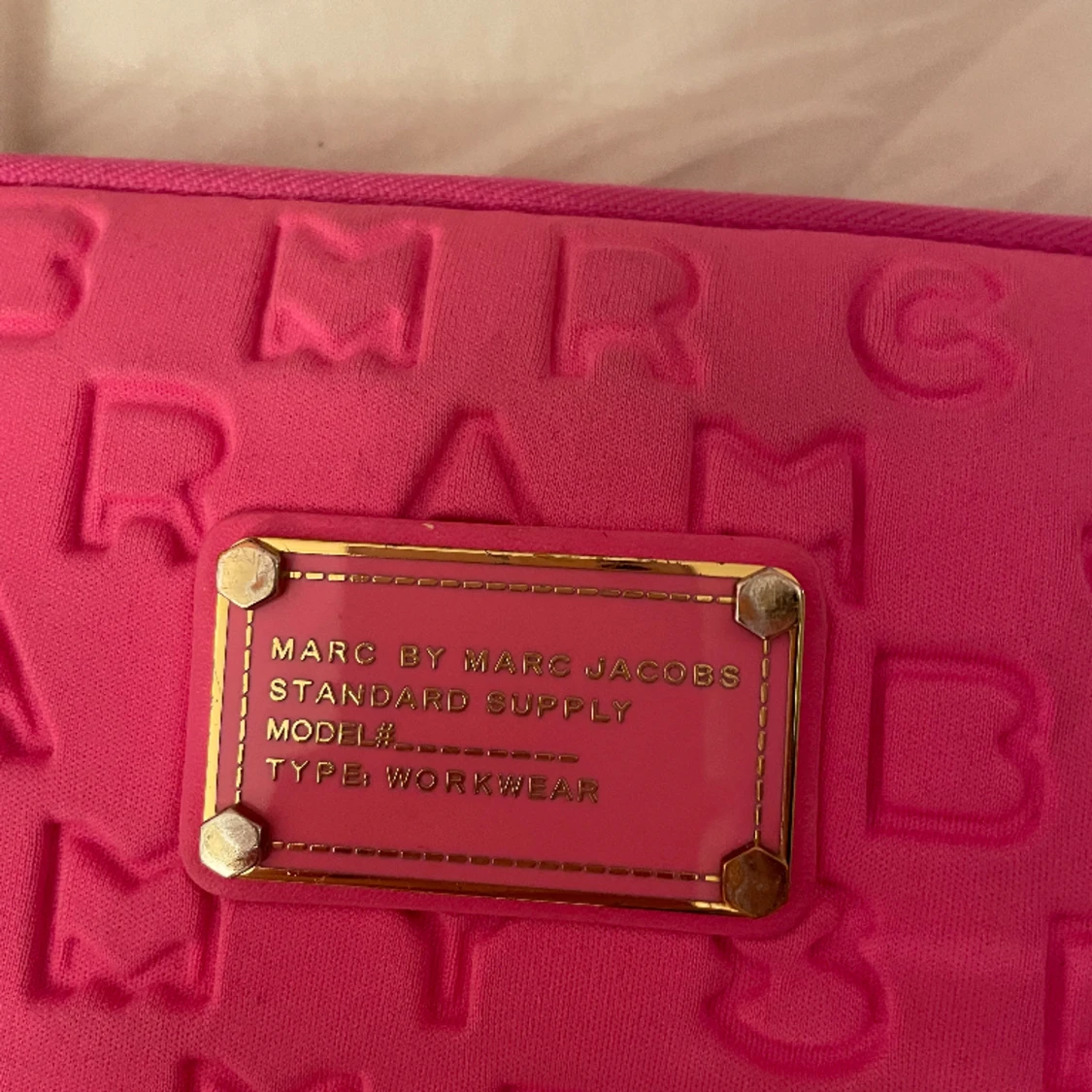 Marc Jacobs datorfodral  - 90