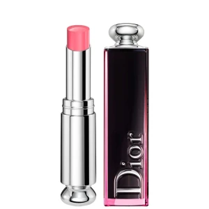 Dior Läppstift Lacquer Stick 550 Tease - ANVÄNT läppstift, säljer då färgen inte passar mig. Köpt för 520kr, säljer för 150. Priset kan diskuteras 🎀 Finns supermycket kvar. Pudrig Ljusrosa färg.  