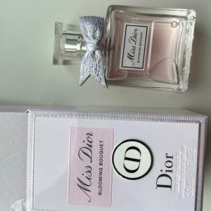 Dior parfym, doft blooming bouquet. Bara öppnad!!!