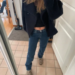 Lowaist jeans - Supersnygga lowaist jeans från Gina Tricot som jag säljer eftersom att de blivit för små!💕💕Jeansen passar mig som är 168cm! Utan prislapp men enbart använda en gång!