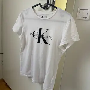 T-shirt från CalvinKlein 