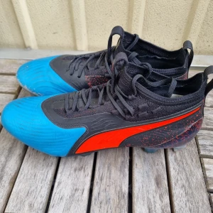 Puma One 19.1 SG - Puma One 19.1 SG Fotboll Skor för herr.   Fint skick!