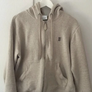 Bruberry - Köpt i Stockholm för 8000 har tyvär inte kvitto eller något liknande då jag köpte den av min kompis men den är ÄKTA och inga defekter eller märken på den skick 8/10