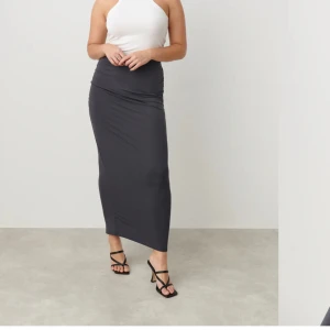 Gina kjol - Helt ny, aldrig använd endast testad med prislapp kvar! Säljer då ja köpte en annan färg