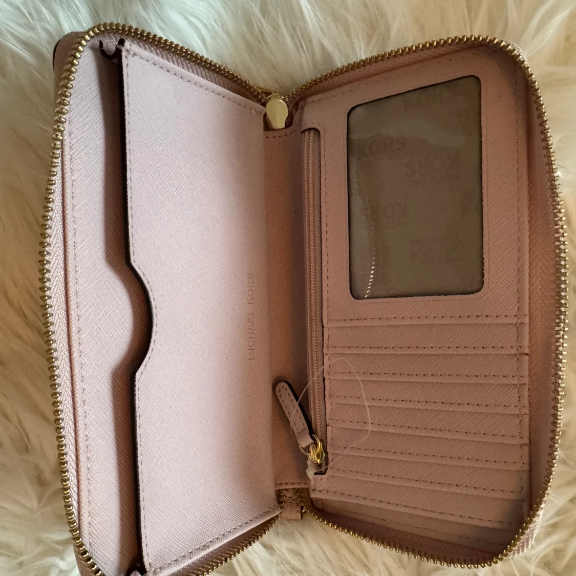 Michael Kors plånbok -aldrig använd  - 90