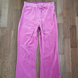 Rosa bootcut mjukisbyxor - Rosa tracksuit underdel 🎀🩷