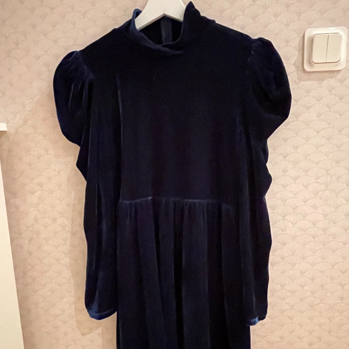 Blå sammetsklänning - 91
