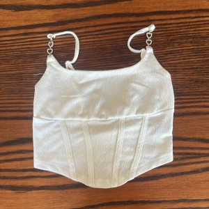 Shein topp💓 - Säljer denna för att jag har aldrig använt den, jag köpte sen och enda sen så har den bara stått i garderoben, inga skador och den är strlk XS🩷