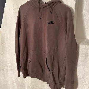 Nike hoodie - Fin hoodie som inte används för råkade beställa fel storlek!
