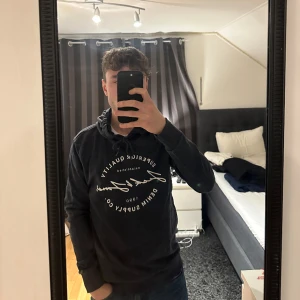 Jack & Jones tröja - Storlek S, sitter bra men är lite för liten för mig tycker jag! Annars jätte skön tröja