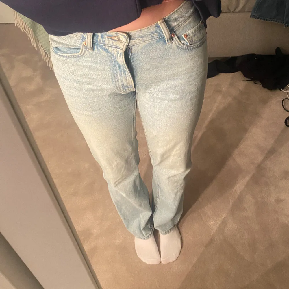 Jätte fina jeans från Gina i storlek 36, knappt använda och därför i ett väldigt fint skick 🩷😊 . Jeans & Byxor.