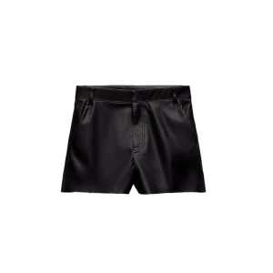 Skinn Shorts - !! Inte såld !! Populära Zara shortsen som inte säljs längre! Helt oanvända med lappen på🤩🤩 Säljer då en annan storlek passade bättre☀️☀️