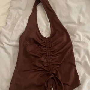 Topp/Blus/Tröja - Heej, Hittade några plagg i garderoben som inte riktigt faller mig i smaken längre. Totalpriset för alla plaggen tillsammans är 189kr😊