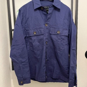 Overshirt  - Helt ny overshirt. Storlek S. Nypris 300kr.