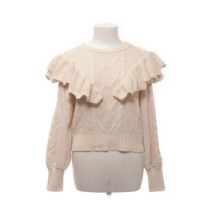 Stickad tröja med volang❤️ - Köpte den på sellpy, men kommer inte till användning. Strl L men passar mig som är XS/S. Fint skick❤️