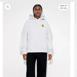 Hoddie - Säljer min jättesnygga LXA hoddie (priset kan diskuteras)🩷