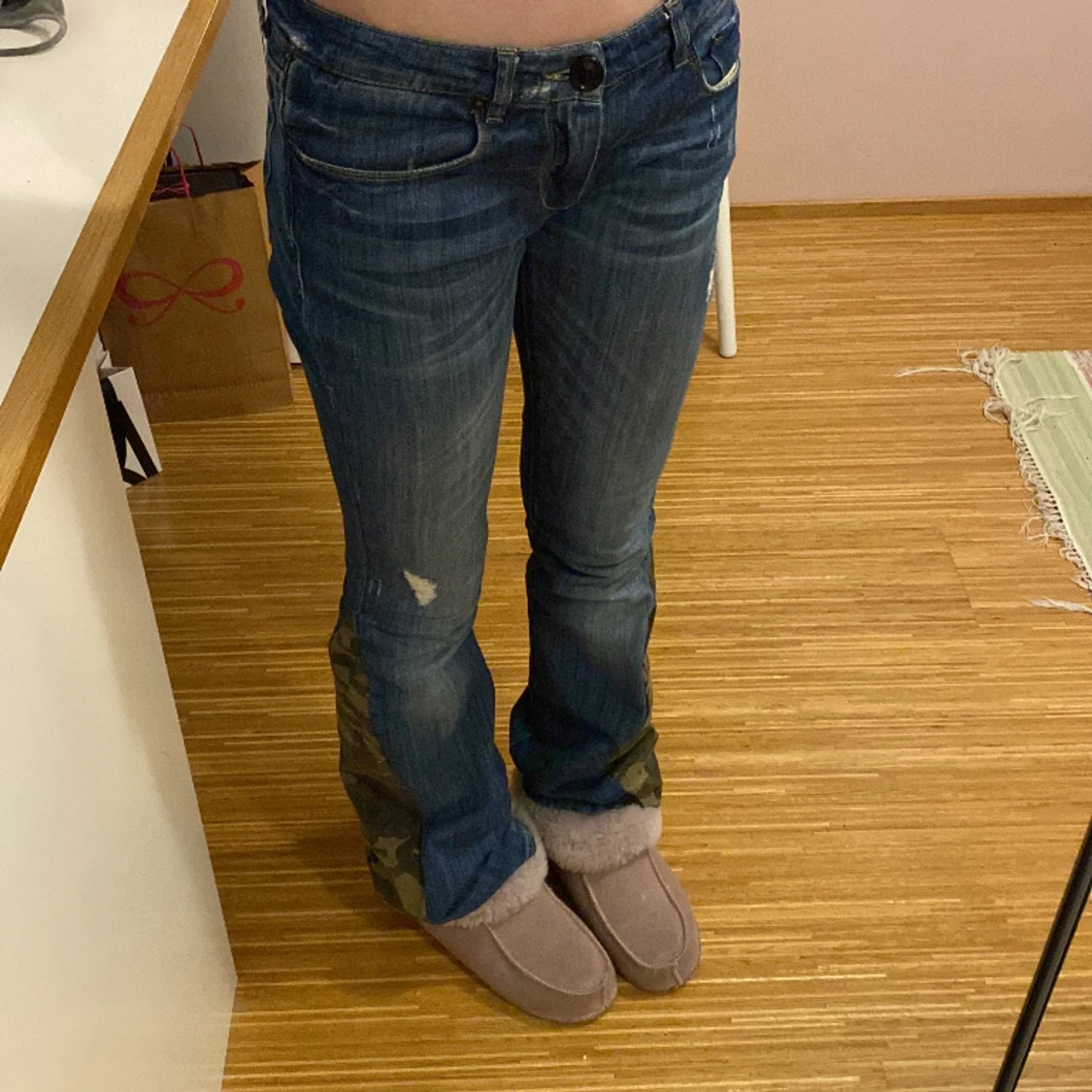 Unika lågmidjade bootcut camoflauge jeans - 90