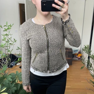 Jacka  - Säljer denna jacka så fin🩷