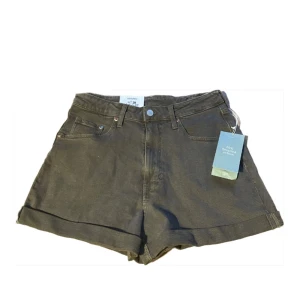 Bruna mom shorts  - Snygga bruna mom shorts! Oanvända💗