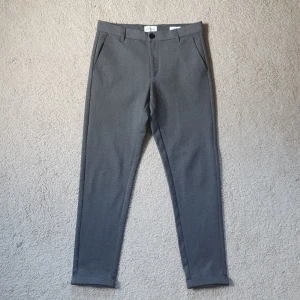Lindbergh white ankle gazer - Superfina chinos från Lindbergh i storlek S. Skick 10/10, nypris 900. Säljs för 450.