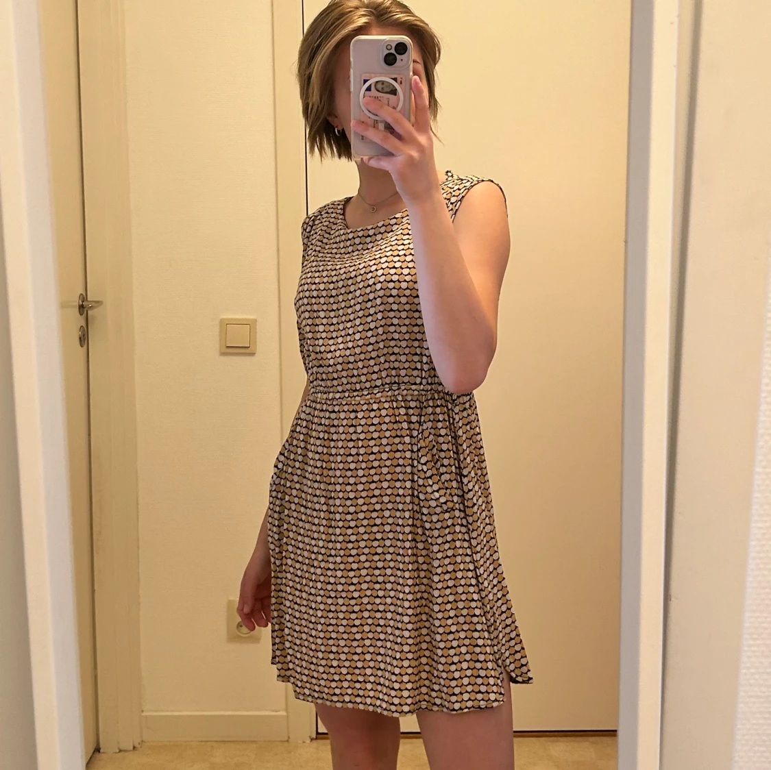 Gullig klänning - 90