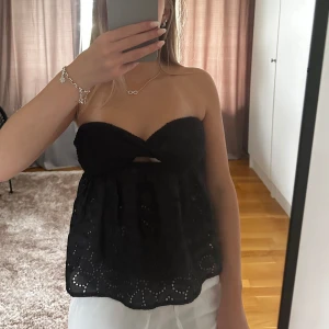 tub top - jättefin och supersöt tubtopp med en virkad vridning vid brösten, från shein i storlek xs. Aldrig använd!💕