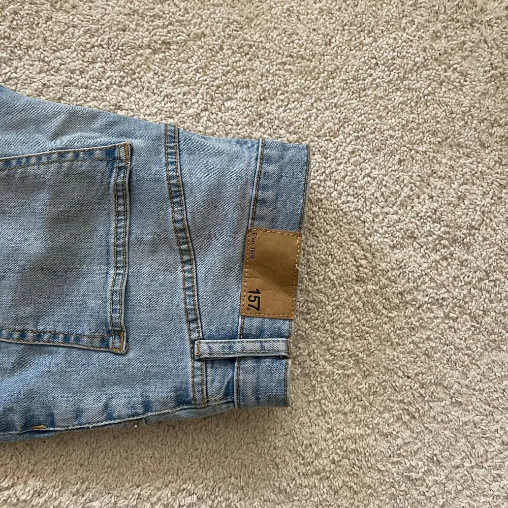 Jeans-shorts från Lager 157. . Shorts.