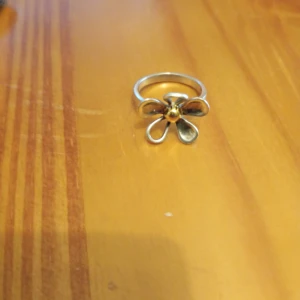 Ring blomma Silver 925 - Fin ring blomma Silver 925, stämpeln i ringen.