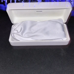 Chimi glajor - Tjena, nu säljer jag mina Chimis som jag har aldrig använt. Köpte dessa när dom va trendiga. Nypris: 1350 mitt pris: 950  Hör av dig vid frågor eller funderingar.  Står ej för post.