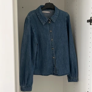  En snygg skjorta -  En skjorta som är faktiskt inte använd