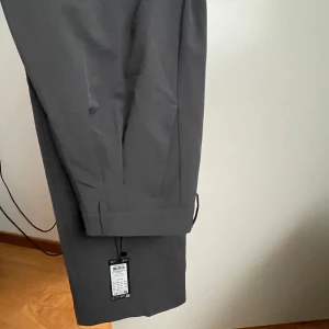 Vero Moda kostymbyxor oanvända - Oanvända med lappar kvar  Ca 450kr nya