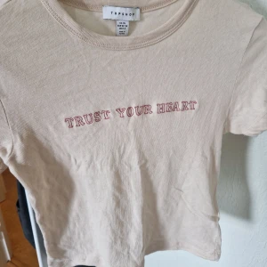 T-shirt  - Oanvänd 
