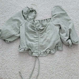 Topp - Strl. L men passar till xs eller s