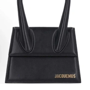 Jacquemus - Le Chiquito moyen - Jacquemus - Le Chiquito moyen väska, knappt använd och i fin skick. 