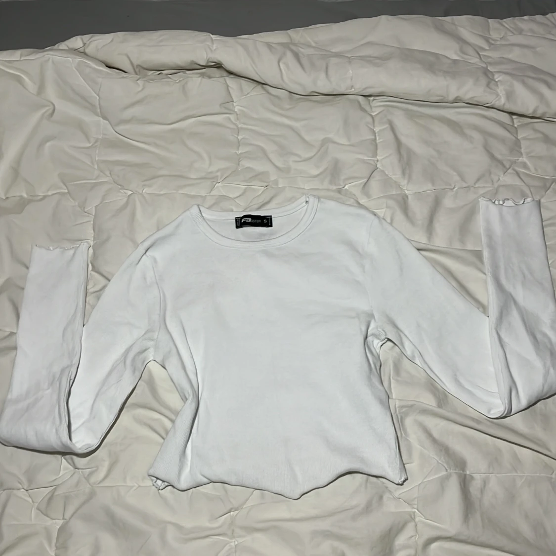 Vit långärmad croptop