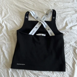 Calvin klein top - Den kommer inte till användning hos mig, inga defekter 💞